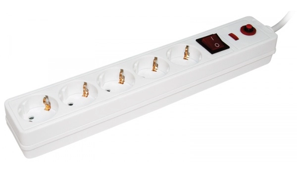 Сетевой фильтр 5 гнезд 1,5м с заземелнием ПВС 3х1 16А 3500Вт СФ-05К белый IEK WFP10-16-05-01-N