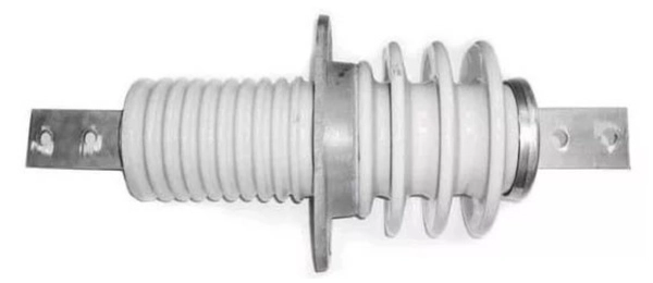 Изолятор проходной ИП-10/630-7,5 УХЛ2 овал (Техкерамика)