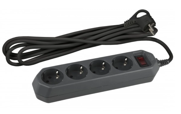 Сетевой фильтр 4 гнезда 1,5м с заземелнием ПВС 3x0,75 10А 2200Вт черный USF-M-4es-1,5m-B ЭРА Б0019740