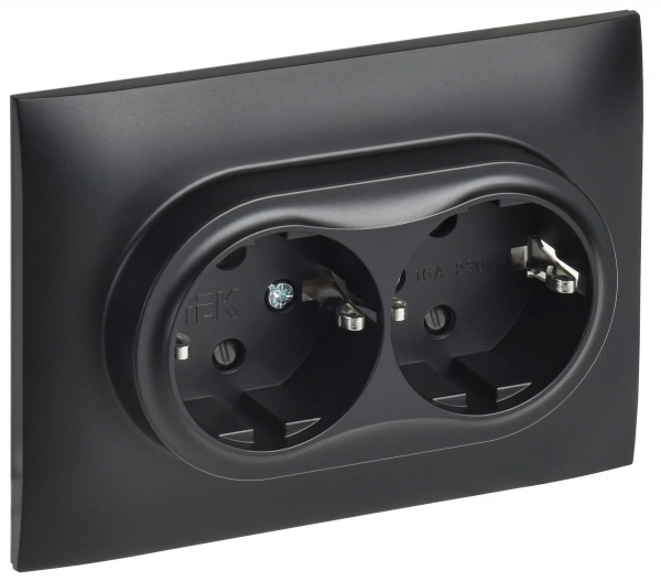 Розетка двойная с заземляющими контактами со шторкой 16А IEK SKANDY в сборе SK-R07Bl ЧЕРНЫЙ