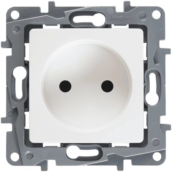 Розетка Legrand Etika 1-местная для скрытой установки цвет белый