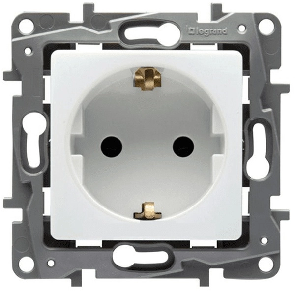 Розетка Legrand Etika 1-местная для скрытой установки цвет белый