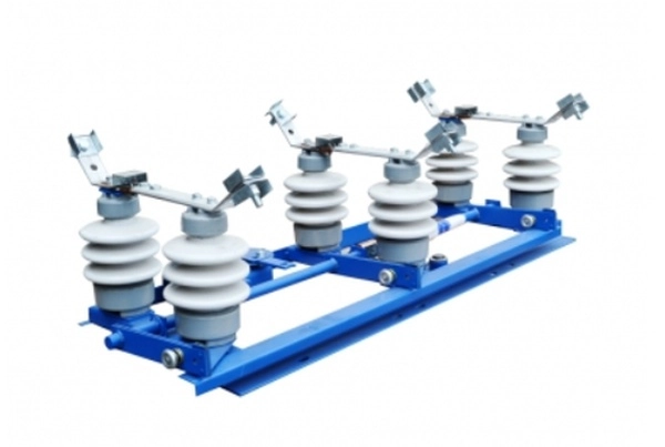 Разъединитель РЛНД1-10 II/400 УХЛ1 с приводом ПРН3-10