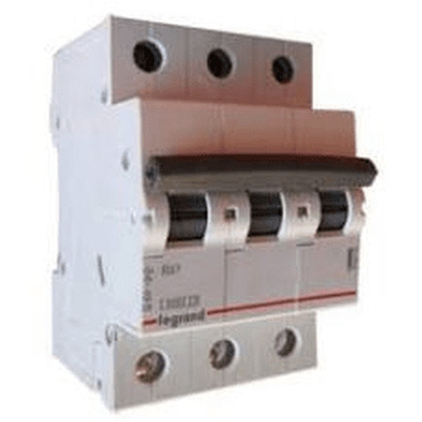 Выключатель автоматический 3П 32А характеристика С 4,5кА LGR RX3 419711 Legrand