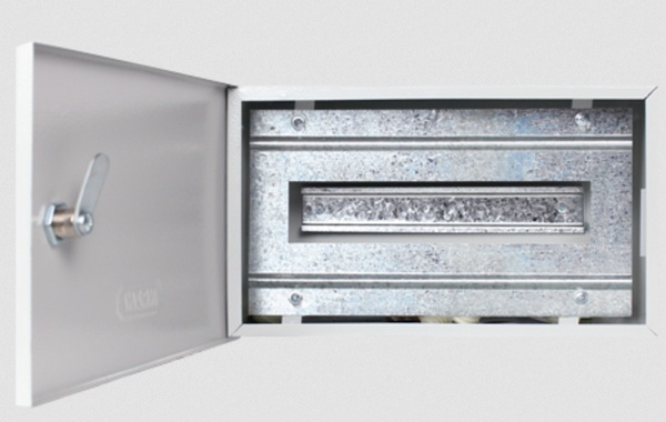 Щит ЩРН 12 180х310х120 IP31 с замком КРЗМИ